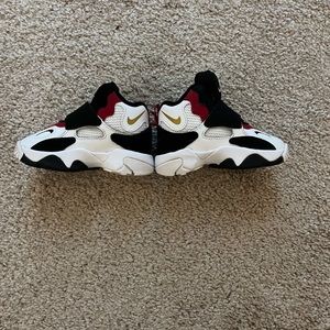 NIKE 5C shoe.  Excellent Condition! Smoke free, pet free home.